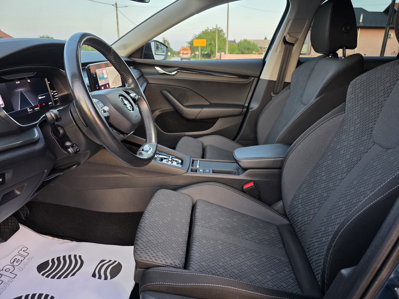 Škoda Octavia Combi 2,0 TDI automatik,110kw,FRONT ASSIST,NAVI,TEMP, fotografija 10