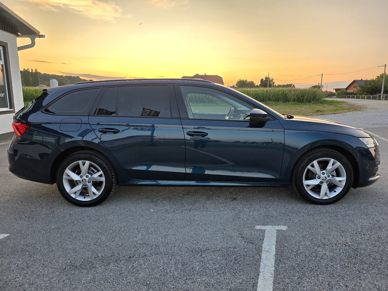 Škoda Octavia Combi 2,0 TDI automatik,110kw,FRONT ASSIST,NAVI,TEMP, fotografija 4