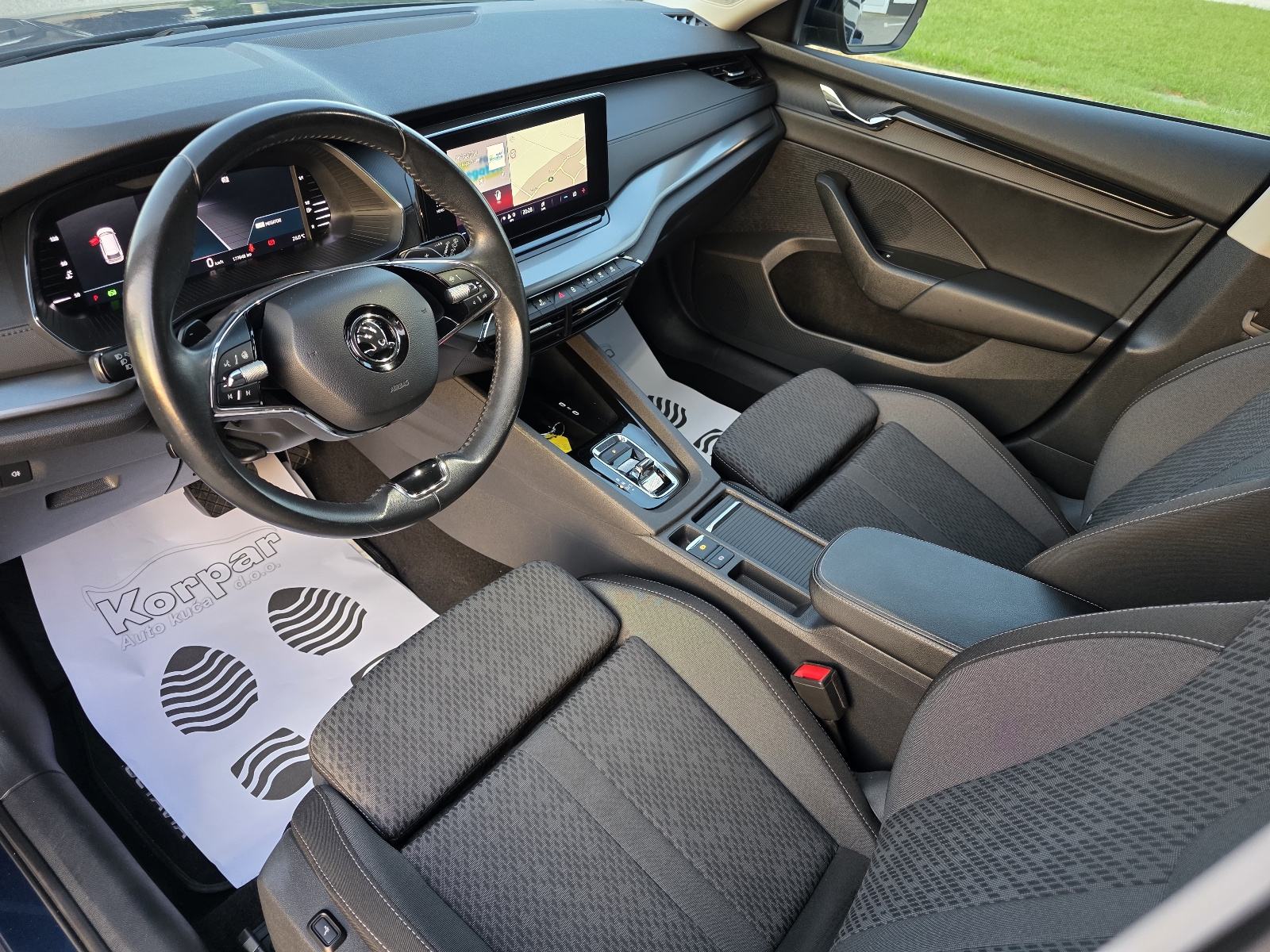 Škoda Octavia Combi 2,0 TDI automatik,110kw,FRONT ASSIST,NAVI,TEMP, fotografija 9