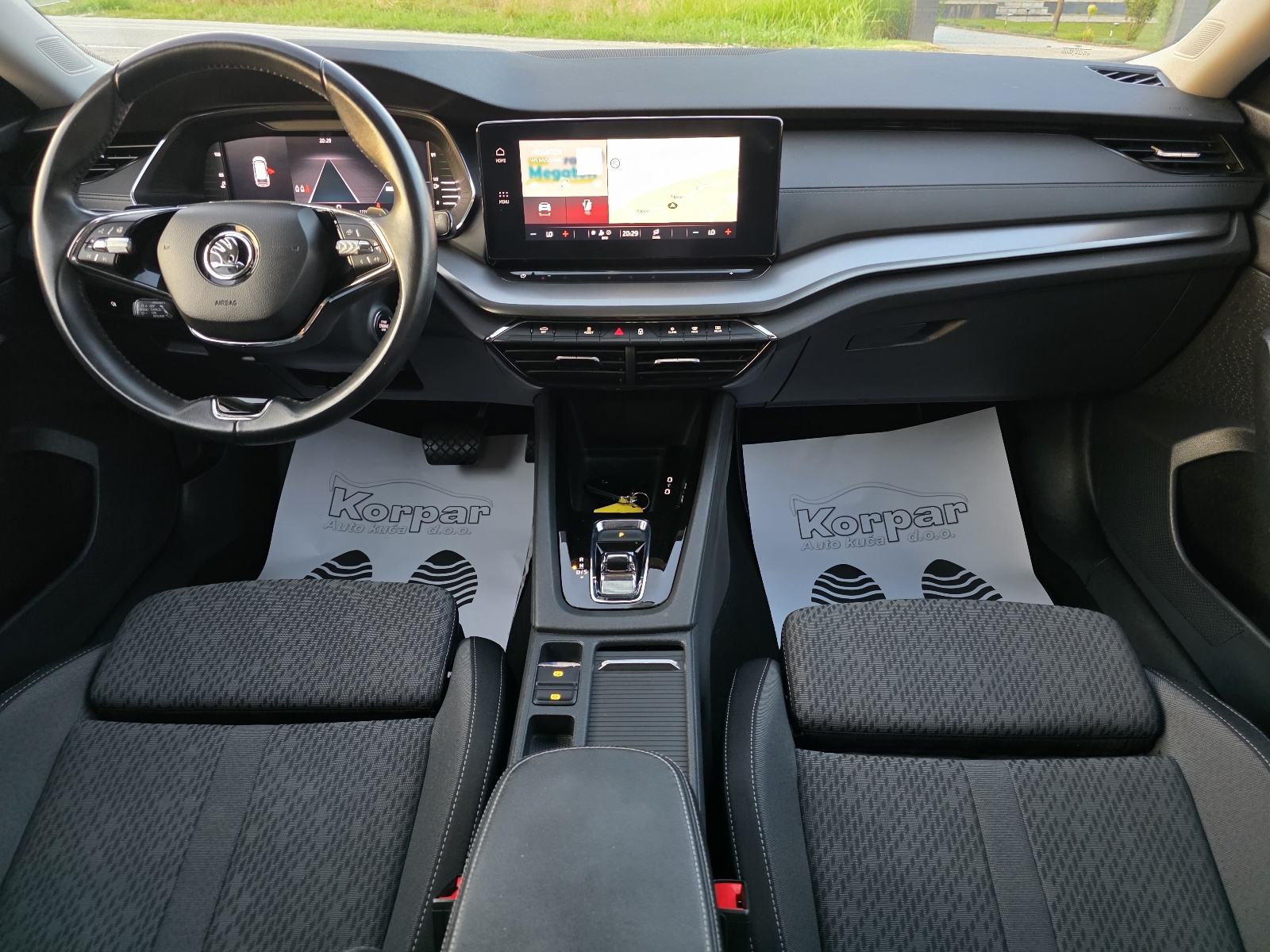 Škoda Octavia Combi 2,0 TDI automatik,110kw,FRONT ASSIST,NAVI,TEMP, fotografija 14
