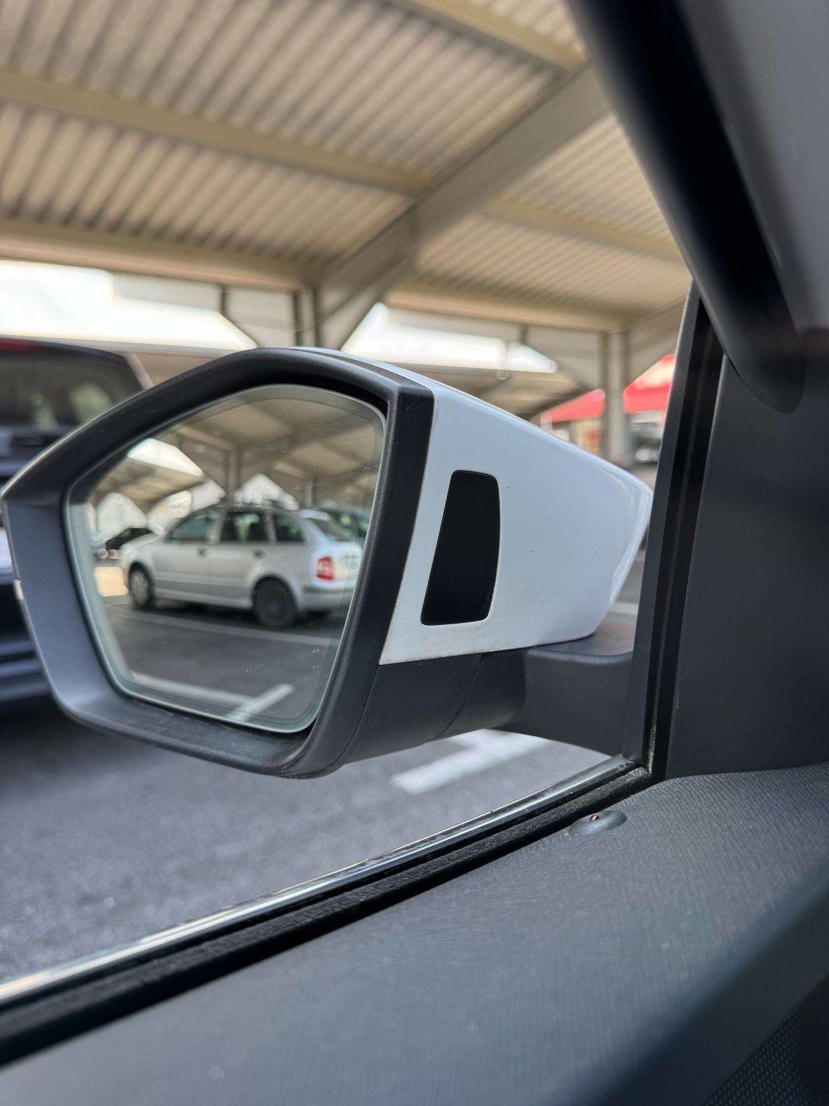 Škoda Octavia Combi 2.0 TDI DSG+F1+MATRIX+ACC+KAMERA+MASAZA, fotografija 19