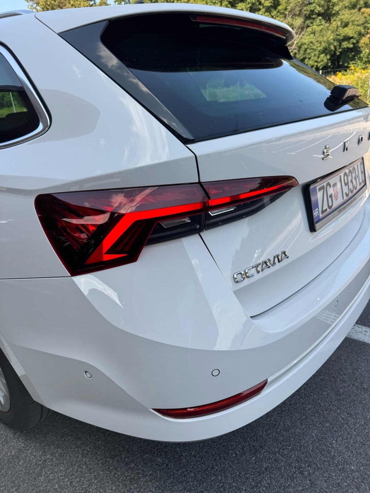 Škoda Octavia Combi 2.0 TDI DSG+F1+MATRIX+ACC+KAMERA+MASAZA, fotografija 8
