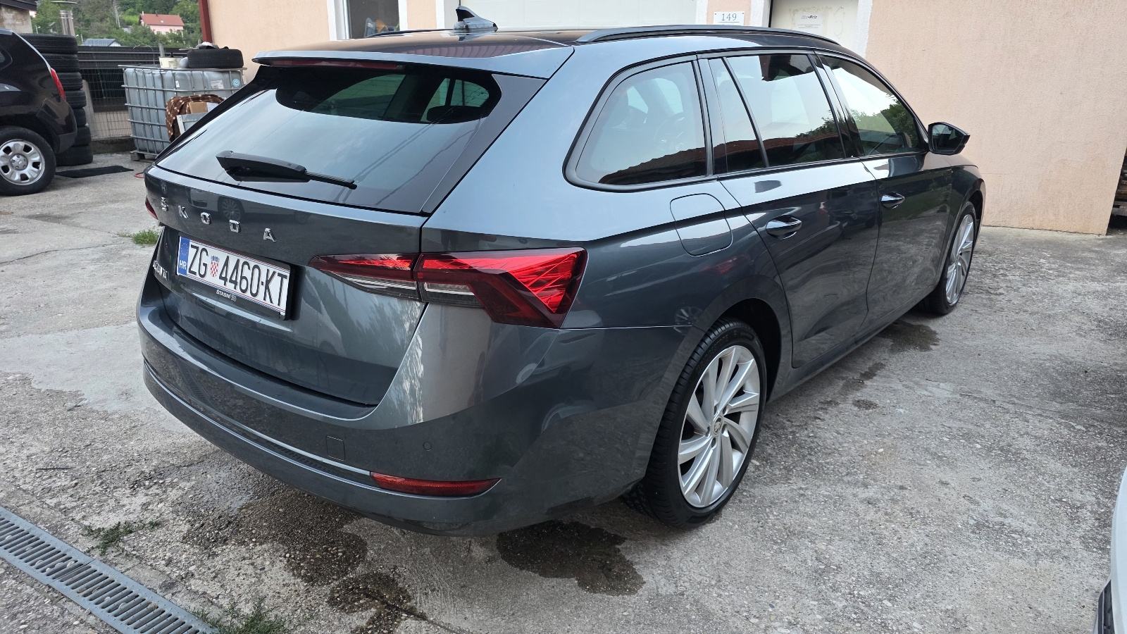 Škoda Octavia2,0 TDI dsg Executive oprema top stanje u pdv, fotografija 5