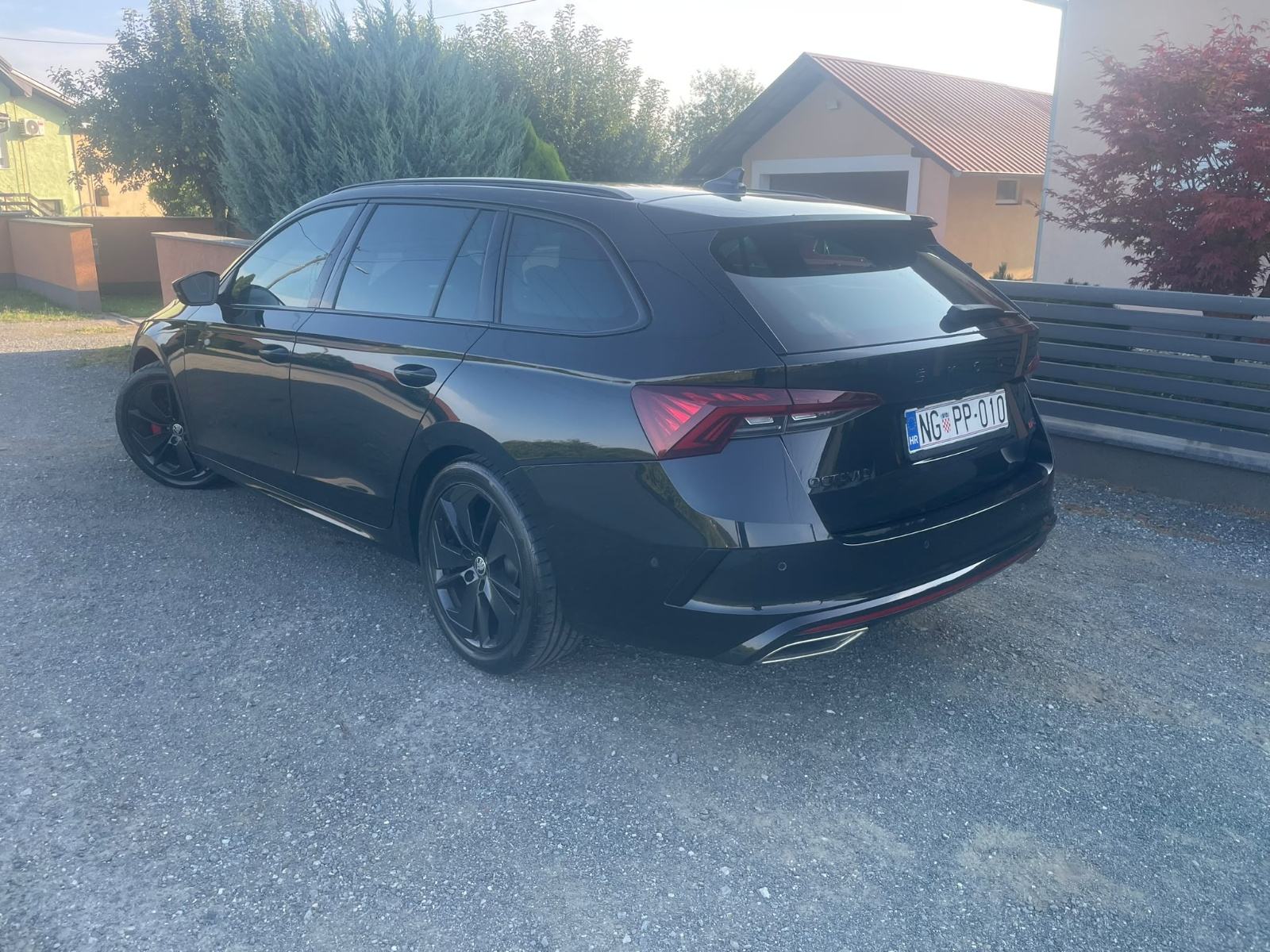 Škoda Octavia Combi 2,0 TDI automatik, fotografija 13