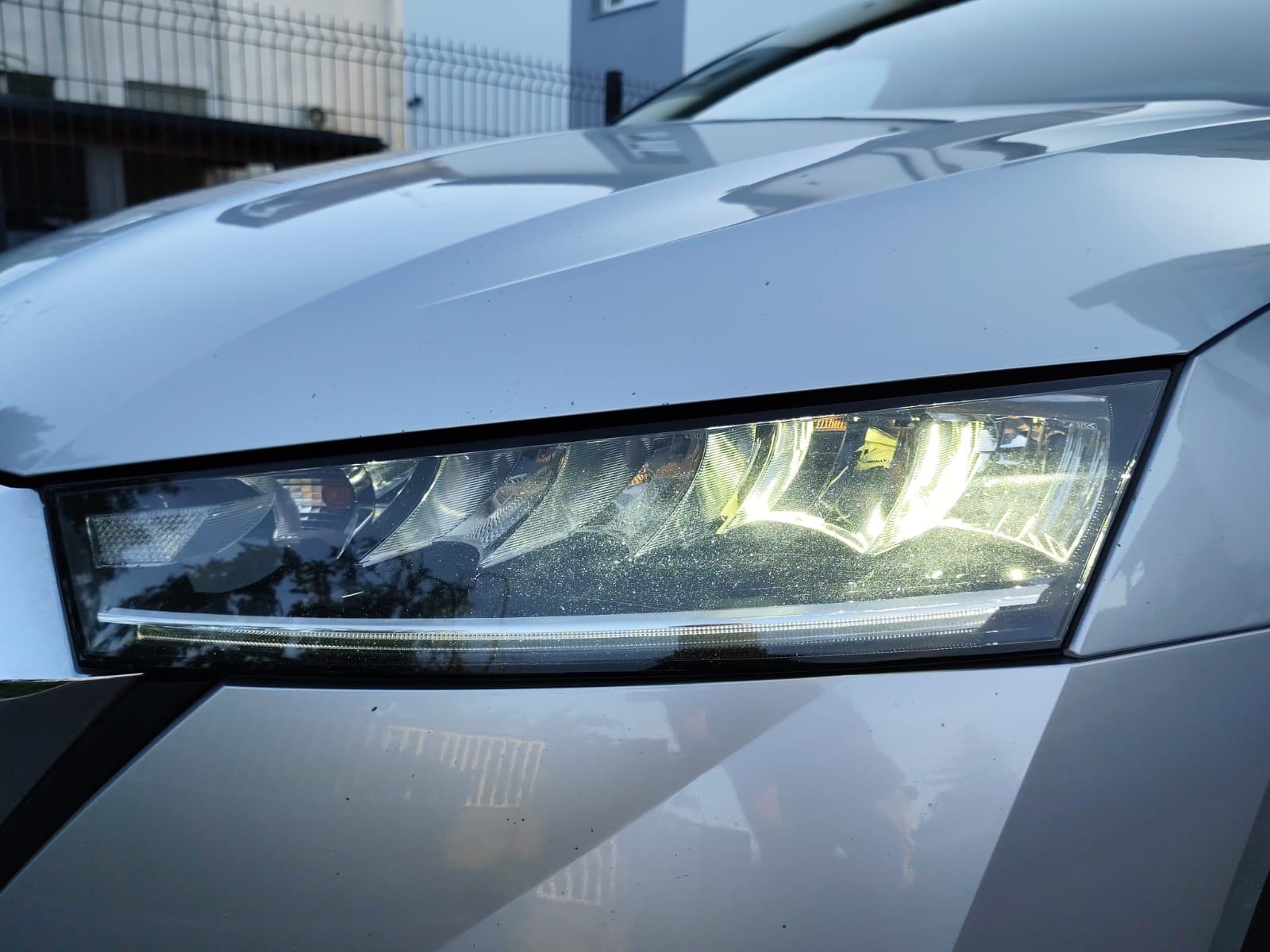 Škoda Octavia Combi 2,0 TDI DSG 2023g **STYLE*VIRTUAL*LED*TOP STANJE**, fotografija 17