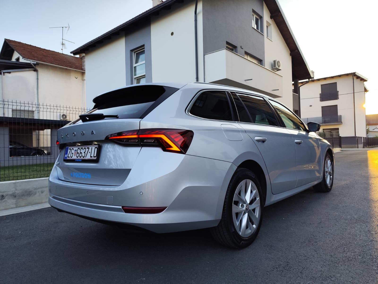 Škoda Octavia Combi 2,0 TDI DSG 2023g **STYLE*VIRTUAL*LED*TOP STANJE**, fotografija 12