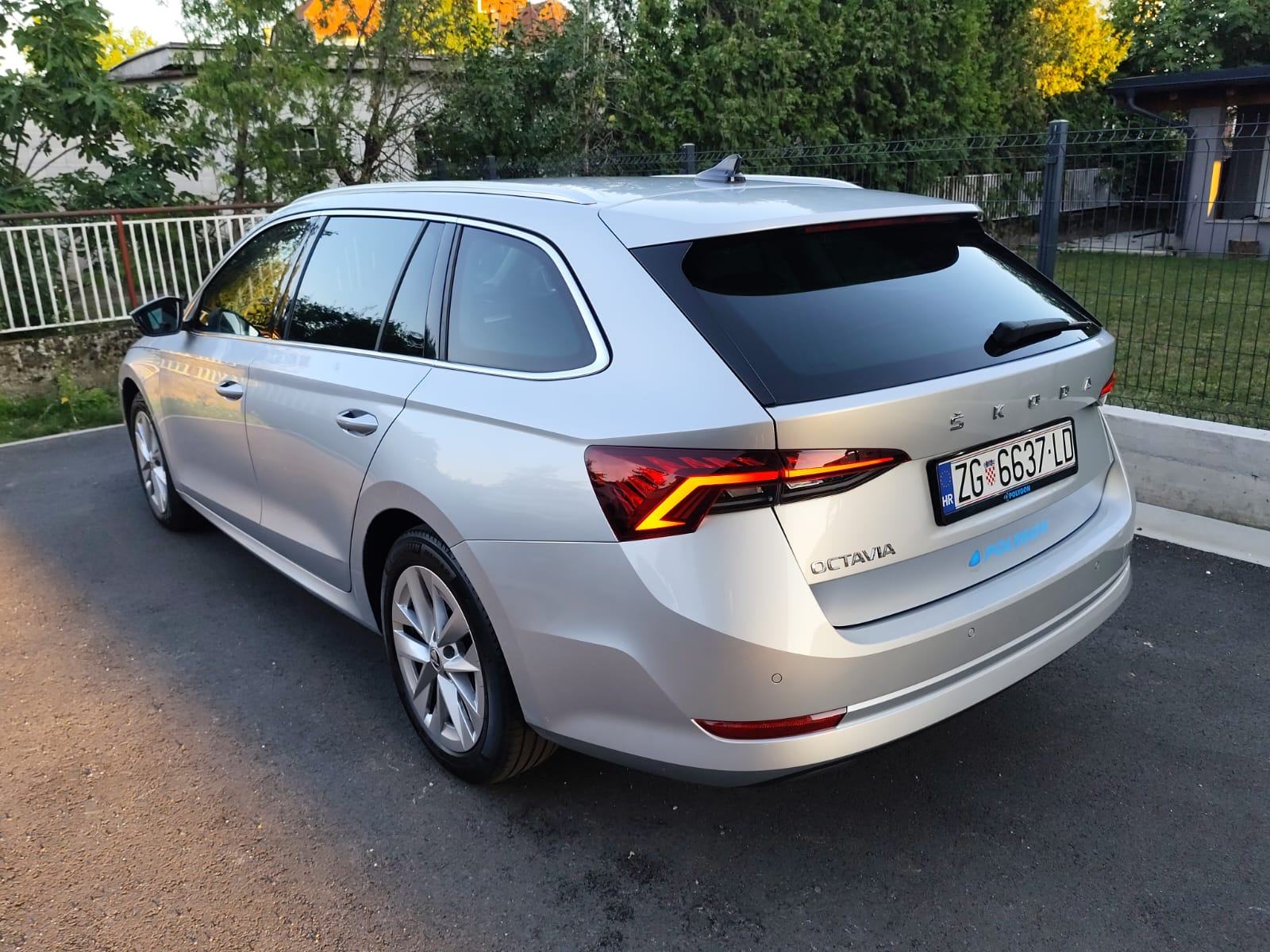 Škoda Octavia Combi 2,0 TDI DSG 2023g **STYLE*VIRTUAL*LED*TOP STANJE**, fotografija 9