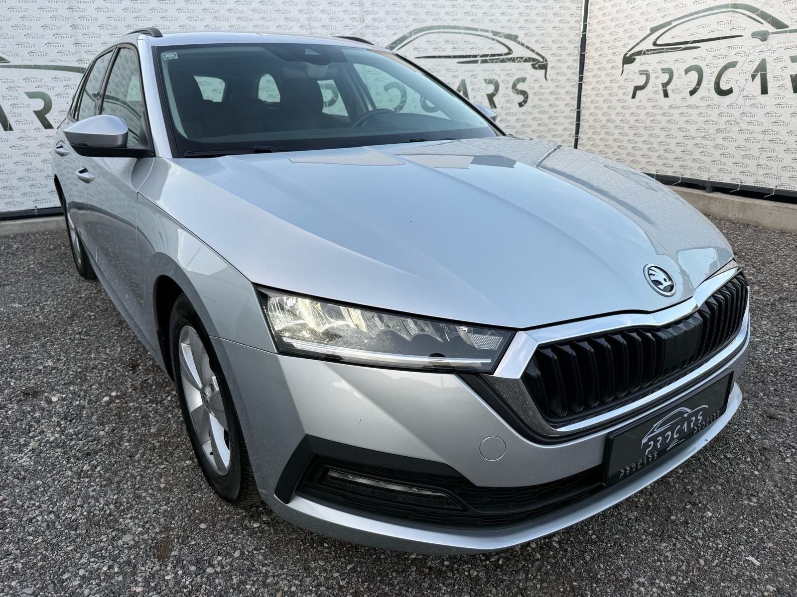 Škoda Octavia Combi 2,0 TDI °STYLE°ALU 16°VIRTUAL°NAVIGACIJA°, fotografija 3