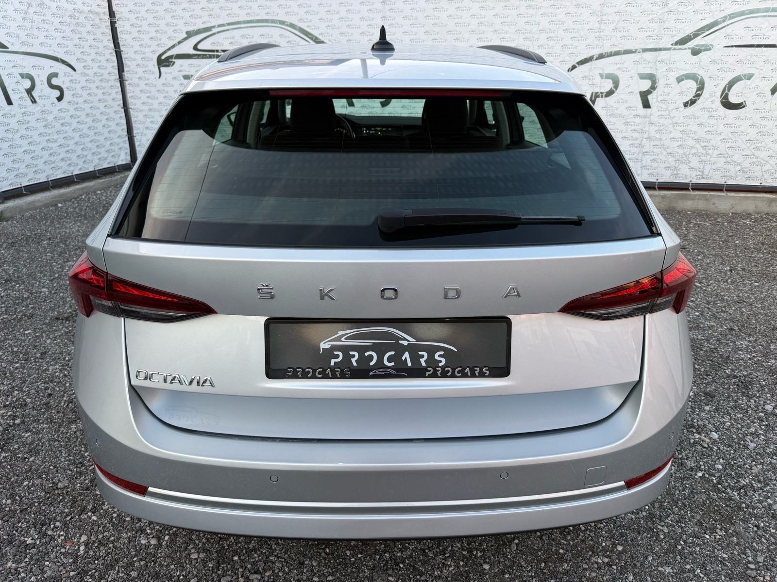 Škoda Octavia Combi 2,0 TDI °STYLE°ALU 16°VIRTUAL°NAVIGACIJA°, fotografija 6