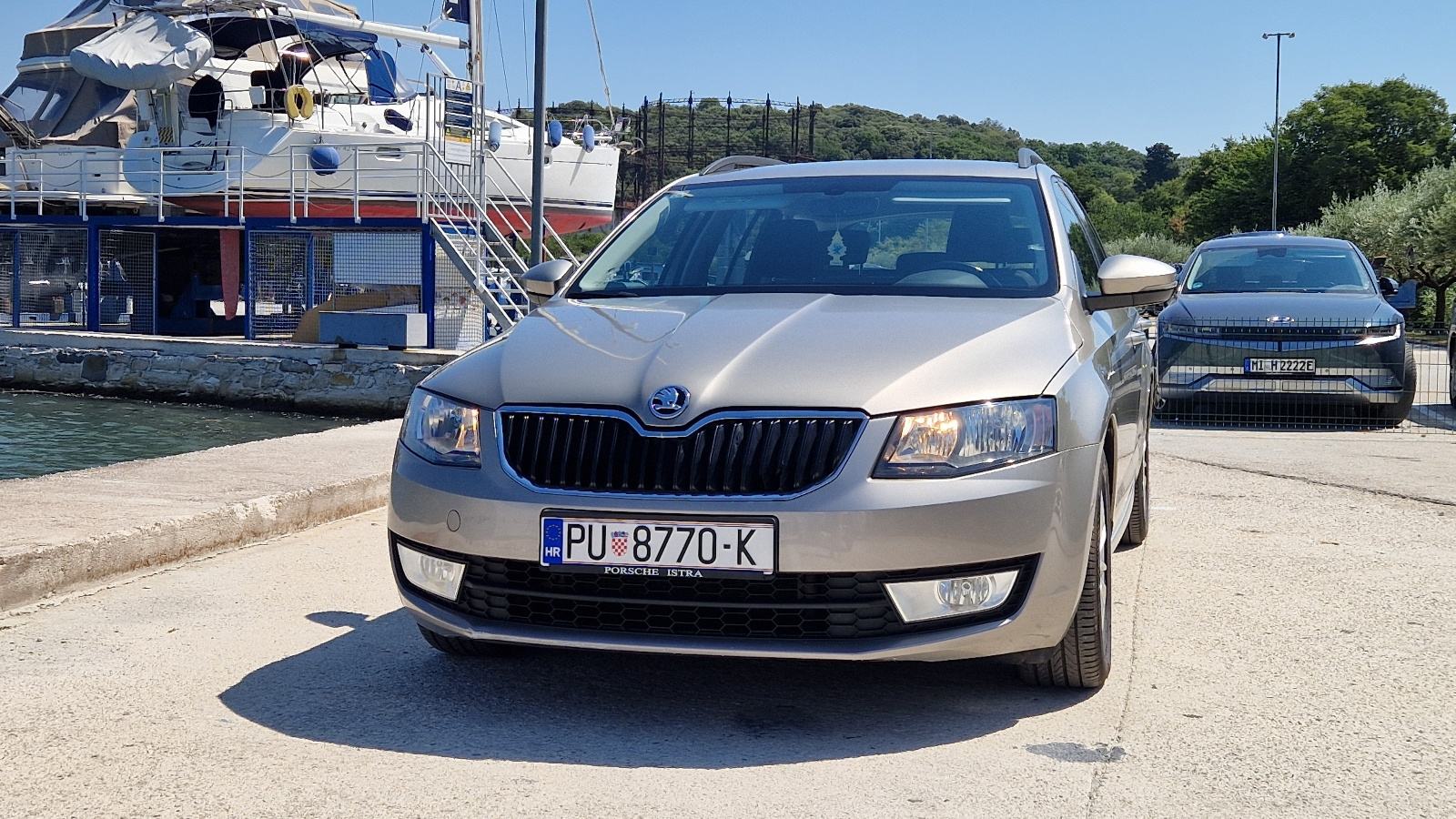 Škoda Octavia Combi 2,0 TDI DSG, na tvrtku, sa PDV-om 8100 e, Pula, fotografija 1