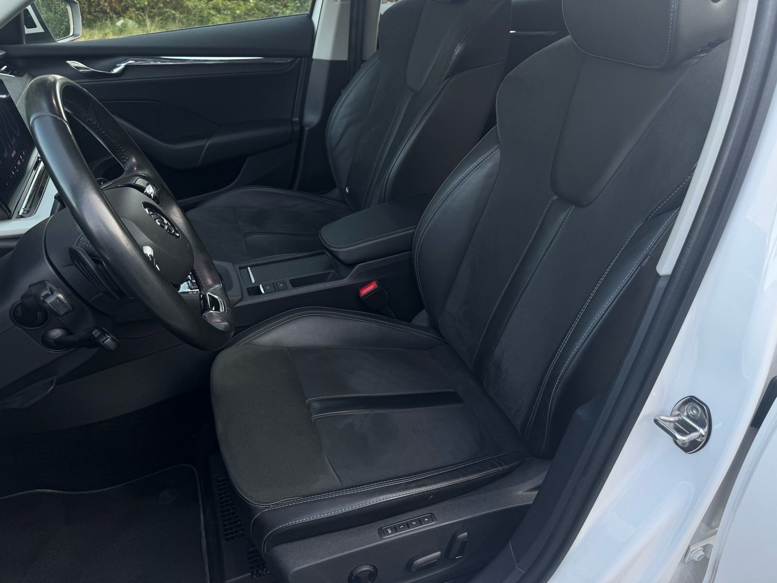 Škoda Octavia Combi 2,0 TDI automatik - bogata oprema, fotografija 7