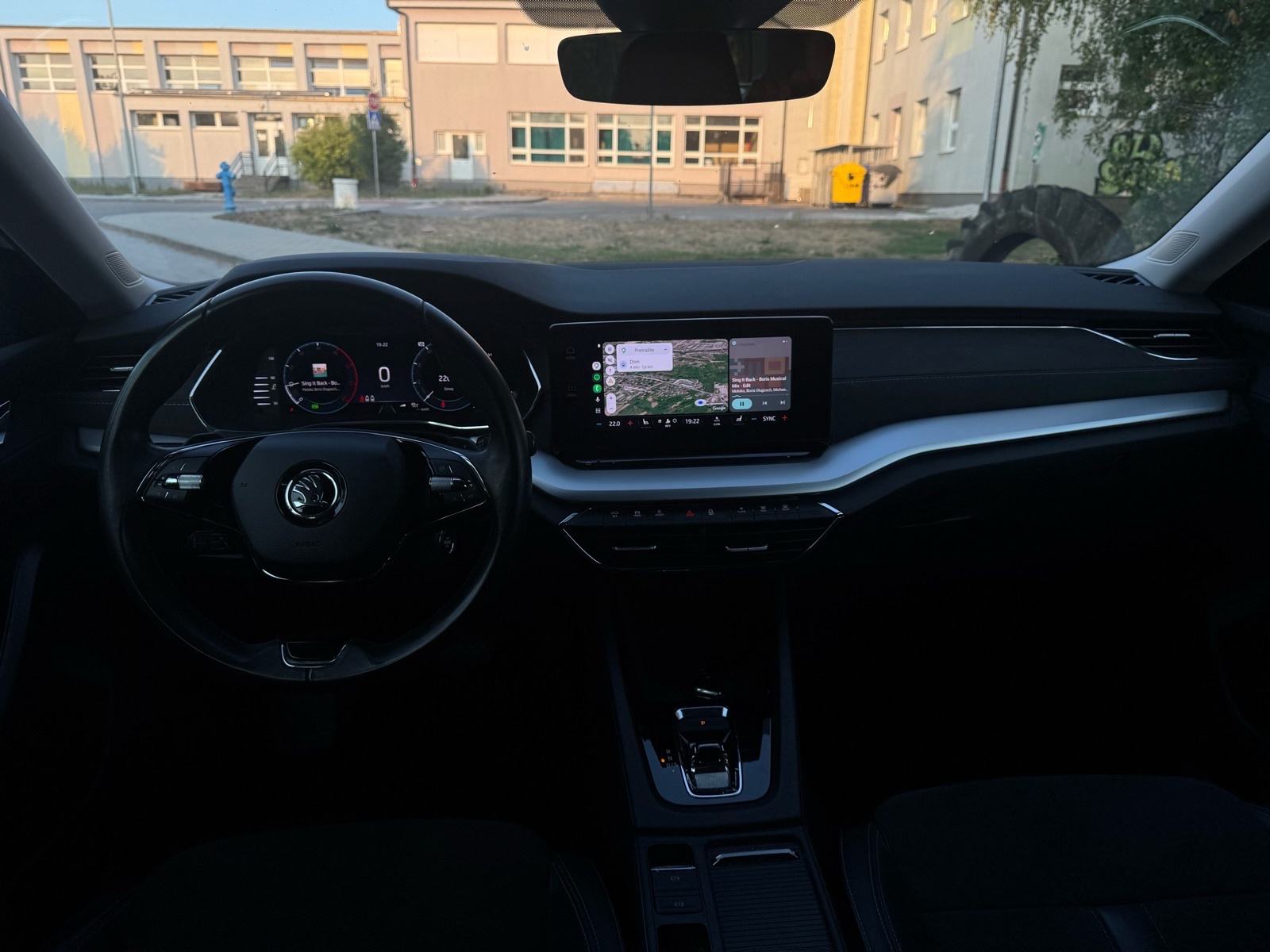 Škoda Octavia Combi 2,0 TDI automatik - bogata oprema, fotografija 10