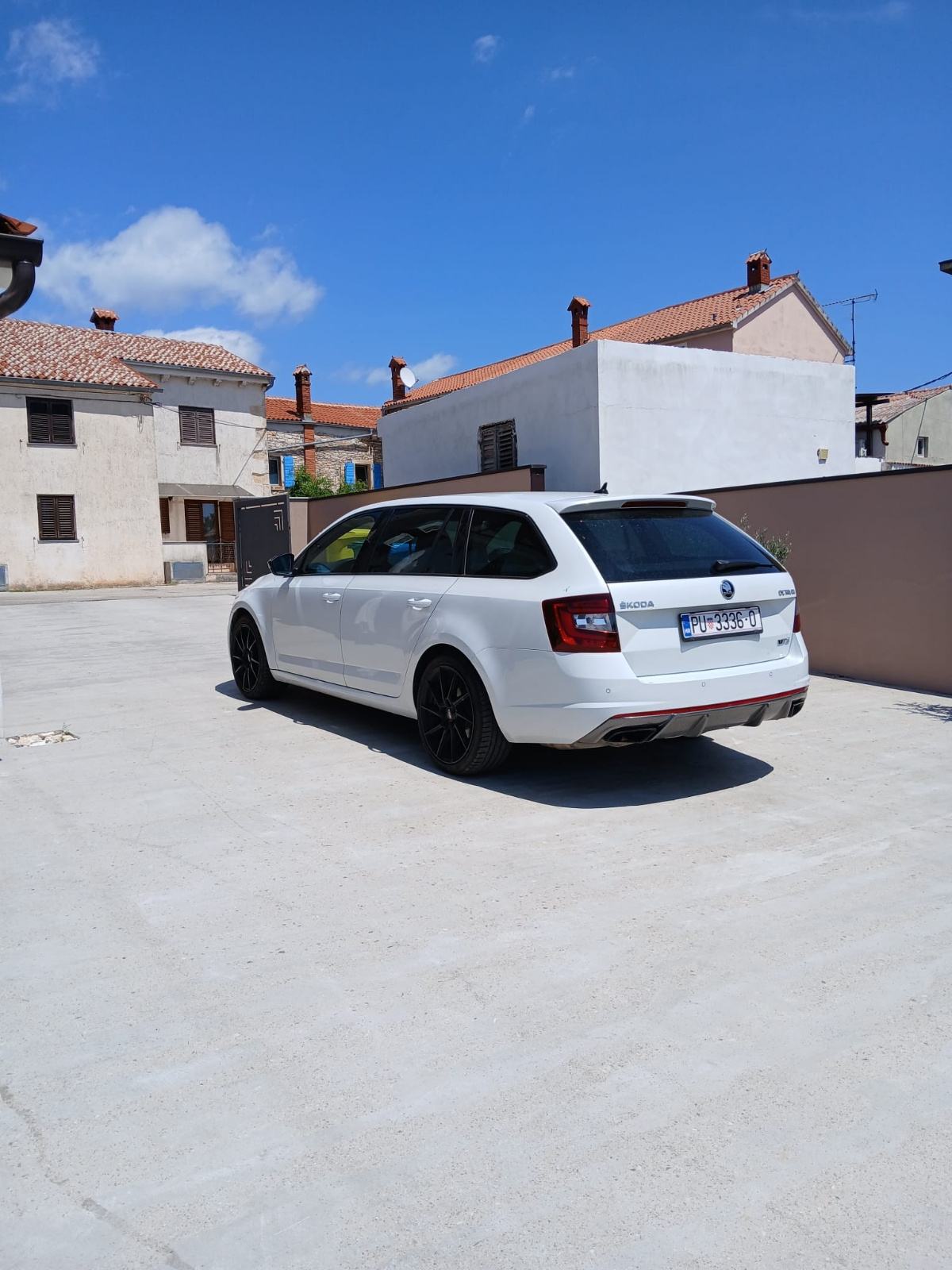 Škoda Octavia Combi 2,0 TDI automatik, fotografija 4