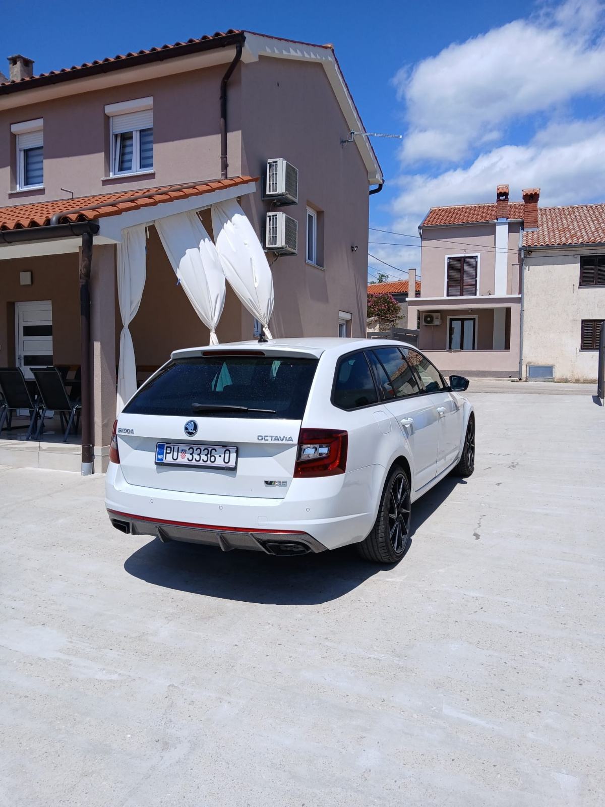 Škoda Octavia Combi 2,0 TDI automatik, fotografija 3