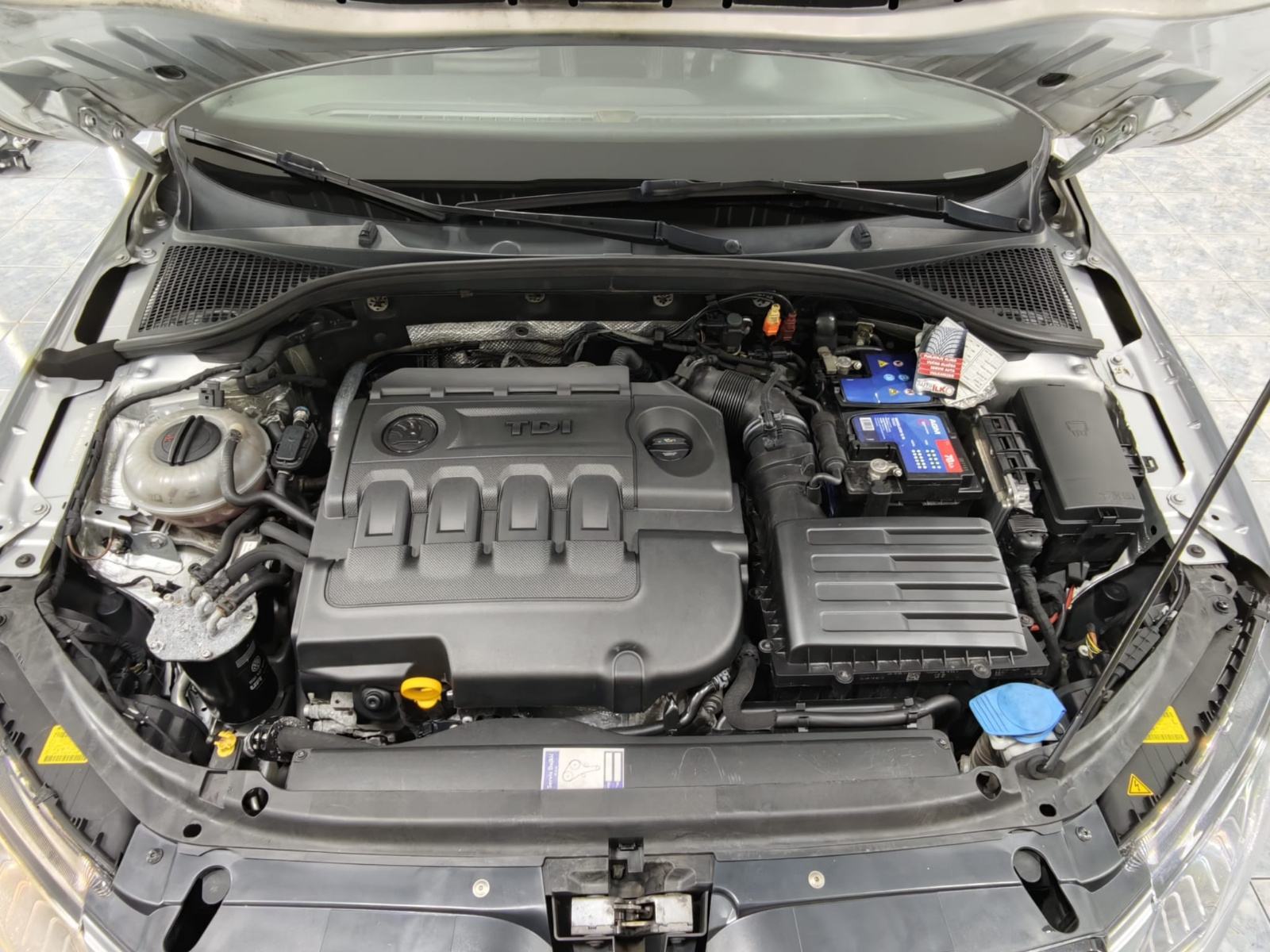 Škoda Octavia RS Combi 2,0 TDI automatik, fotografija 18