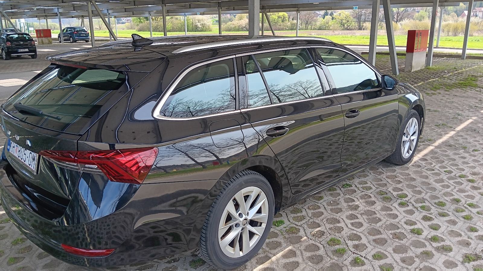 Škoda Octavia Combi 2,0 TDI automatik, fotografija 7