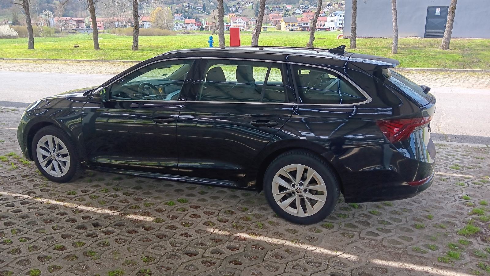 Škoda Octavia Combi 2,0 TDI automatik, fotografija 3