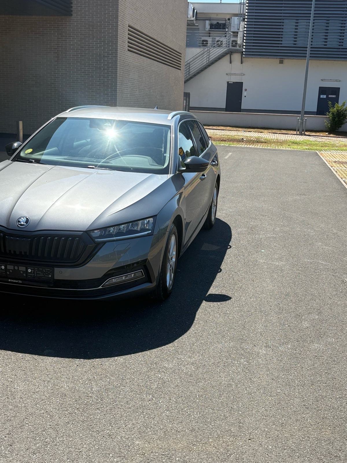 Škoda Octavia Combi 2,0 TDI automatik, fotografija 5