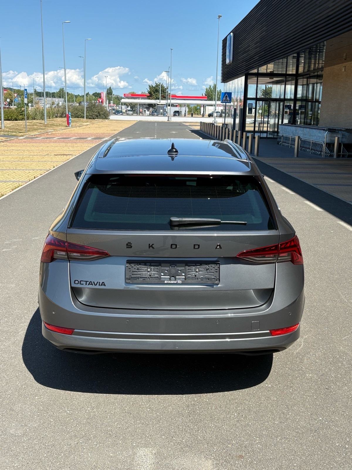 Škoda Octavia Combi 2,0 TDI automatik, fotografija 2