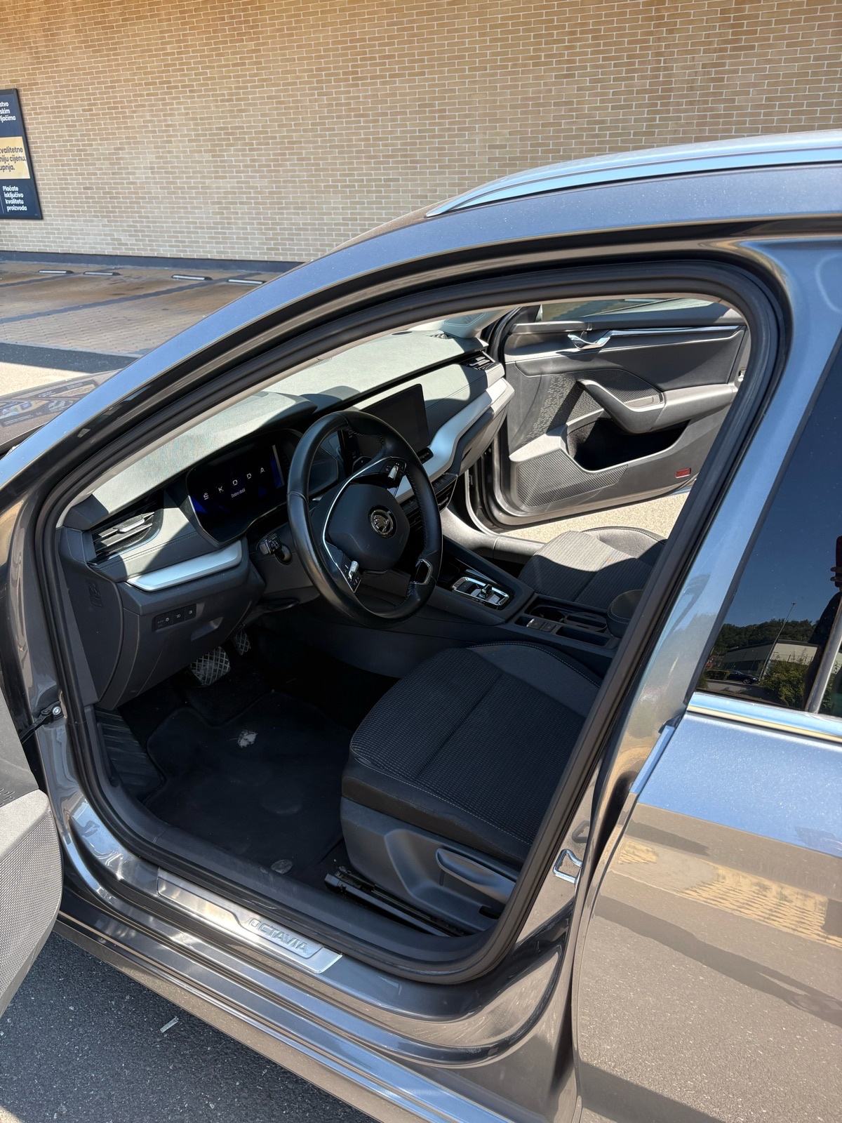 Škoda Octavia Combi 2,0 TDI automatik, fotografija 11