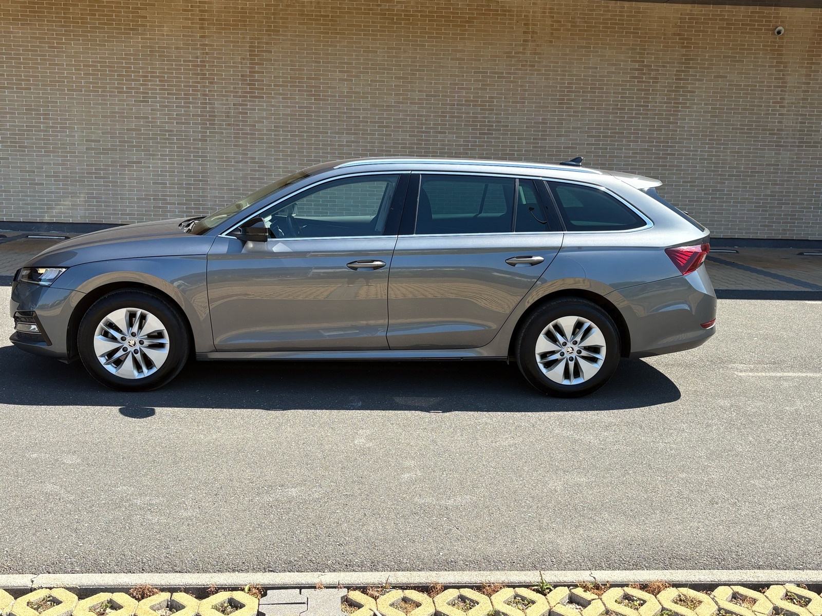 Škoda Octavia Combi 2,0 TDI automatik, fotografija 3