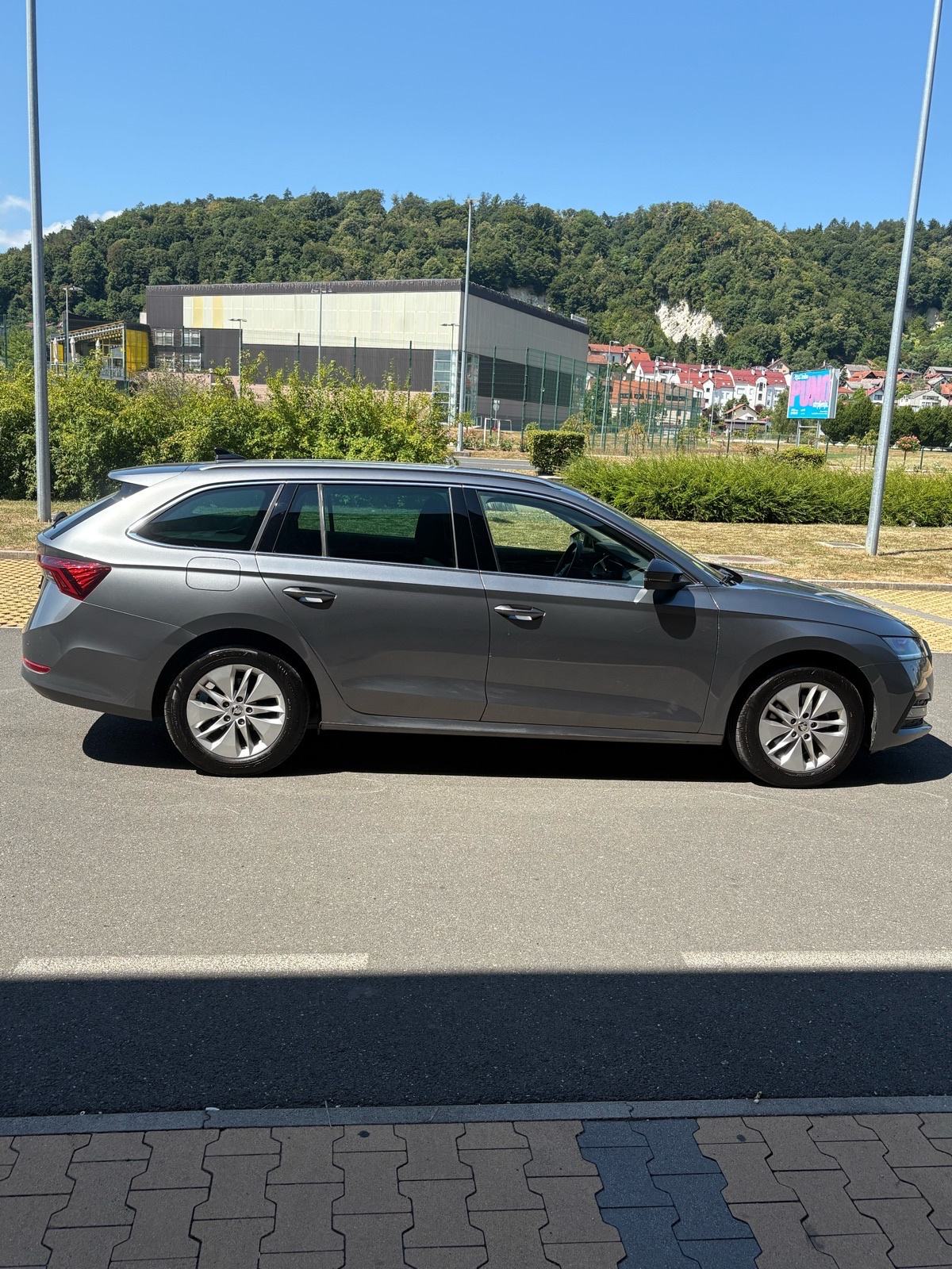Škoda Octavia Combi 2,0 TDI automatik, fotografija 4