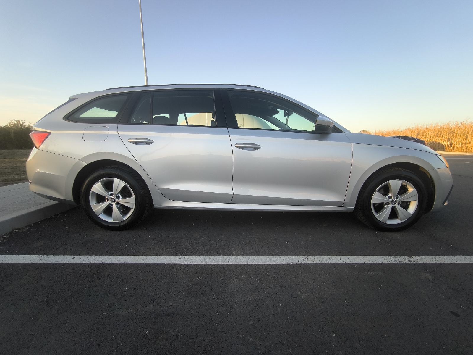 Škoda Octavia Combi 2,0 TDI automatik, fotografija 3