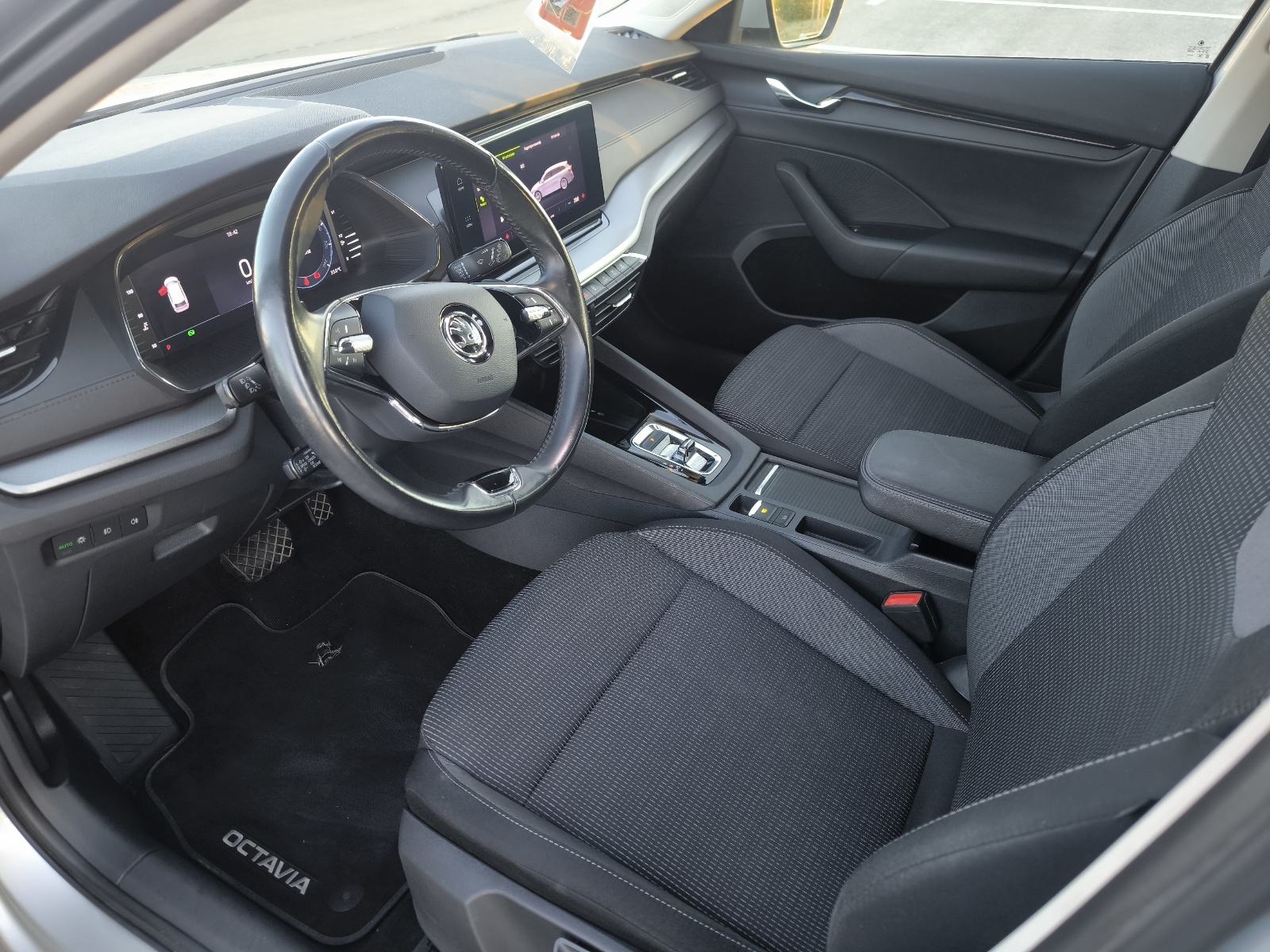 Škoda Octavia Combi 2,0 TDI automatik, fotografija 7