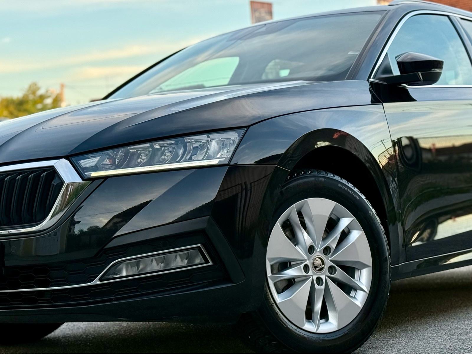 Škoda Octavia Combi 2,0 TDI *AUTOMATIK*VIRTUAL*NAVI*RADARI*VEL.SERVIS, fotografija 10