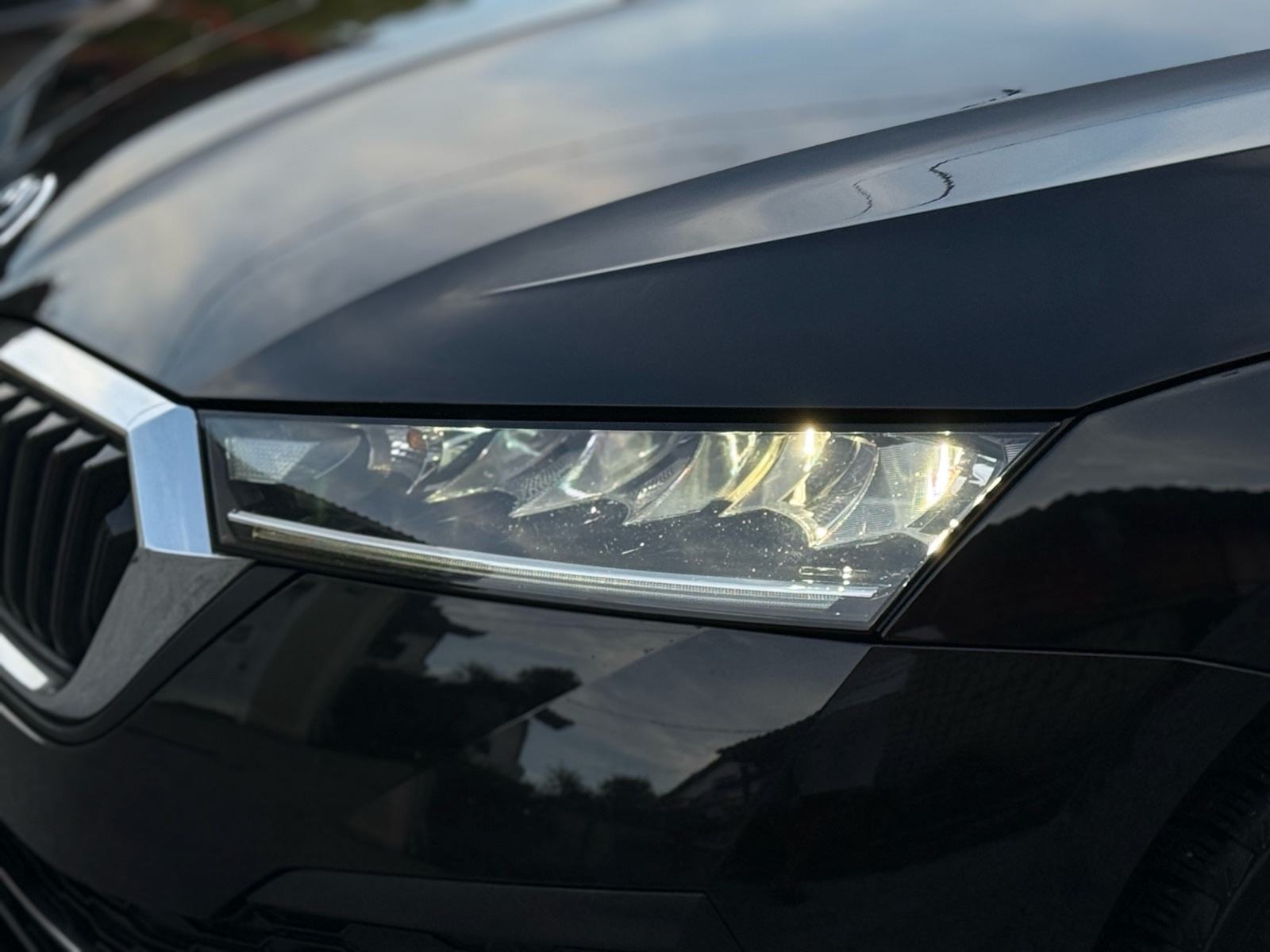 Škoda Octavia Combi 2,0 TDI *AUTOMATIK*VIRTUAL*NAVI*RADARI*VEL.SERVIS, fotografija 12