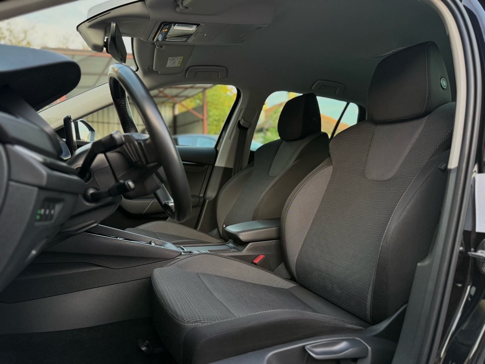 Škoda Octavia Combi 2,0 TDI *AUTOMATIK*VIRTUAL*NAVI*RADARI*VEL.SERVIS, fotografija 17