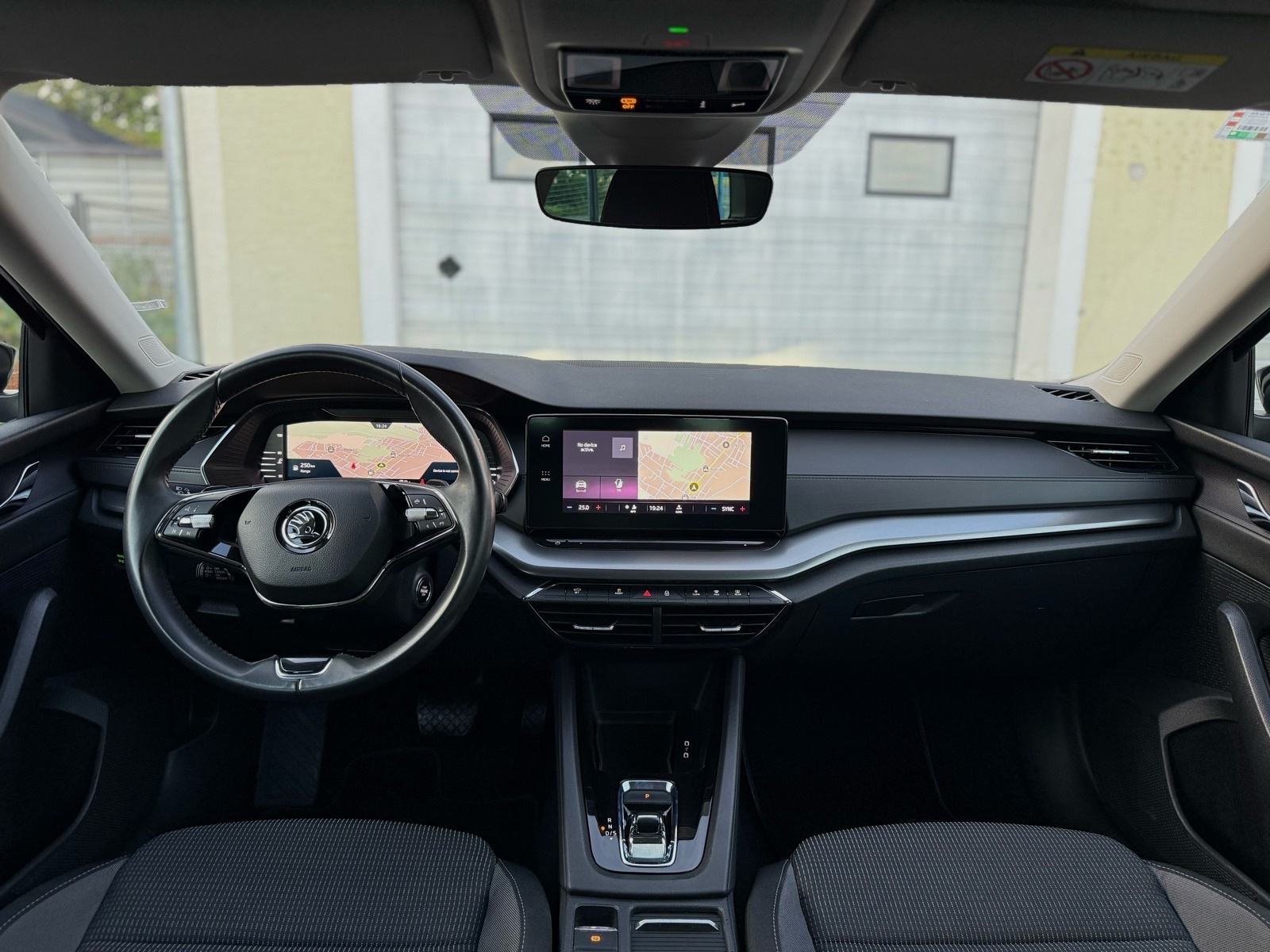 Škoda Octavia Combi 2,0 TDI *AUTOMATIK*VIRTUAL*NAVI*RADARI*VEL.SERVIS, fotografija 13