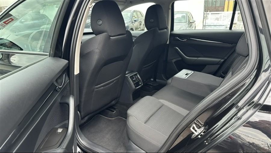 Škoda Octavia Combi 2.0 TDI DSG, 150KS, Executive, Virtual, U PDV-u., fotografija 19