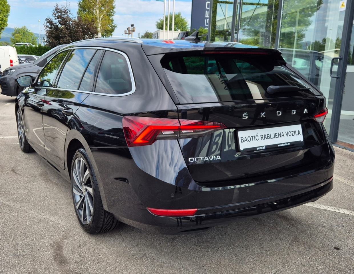 Škoda Octavia Combi 2,0 TDI DSG ALU NAVI FULL LED AMBI.LIGHT*, fotografija 5