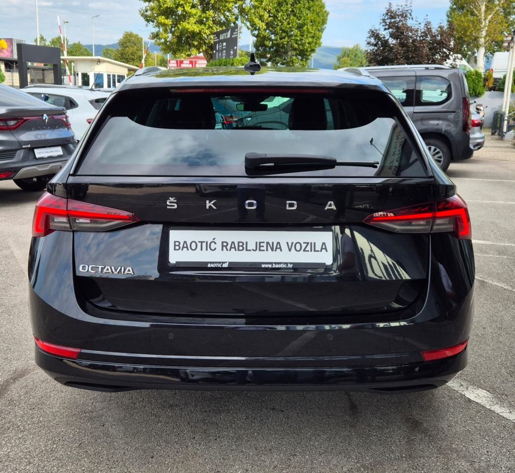 Škoda Octavia Combi 2,0 TDI DSG ALU NAVI FULL LED AMBI.LIGHT*, fotografija 6