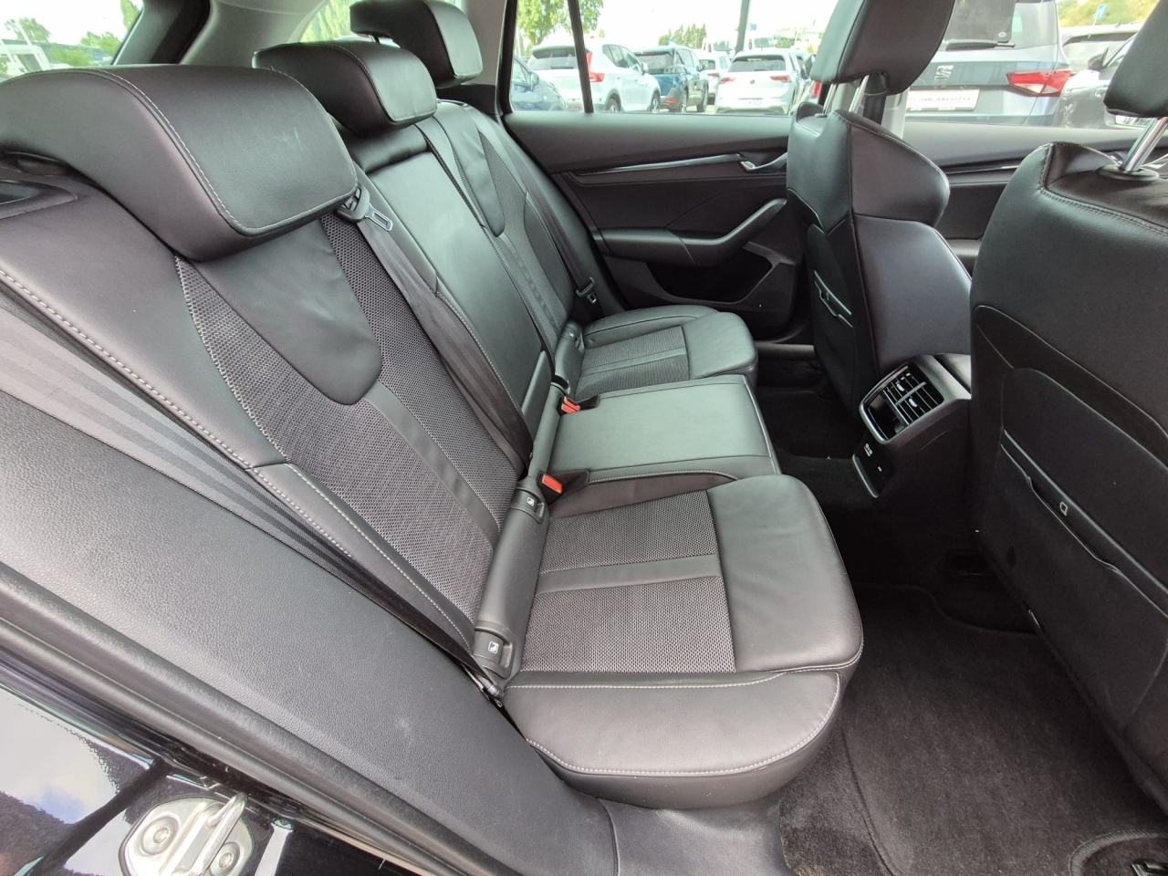Škoda Octavia Combi 2,0 TDI DSG ALU NAVI FULL LED AMBI.LIGHT*, fotografija 13