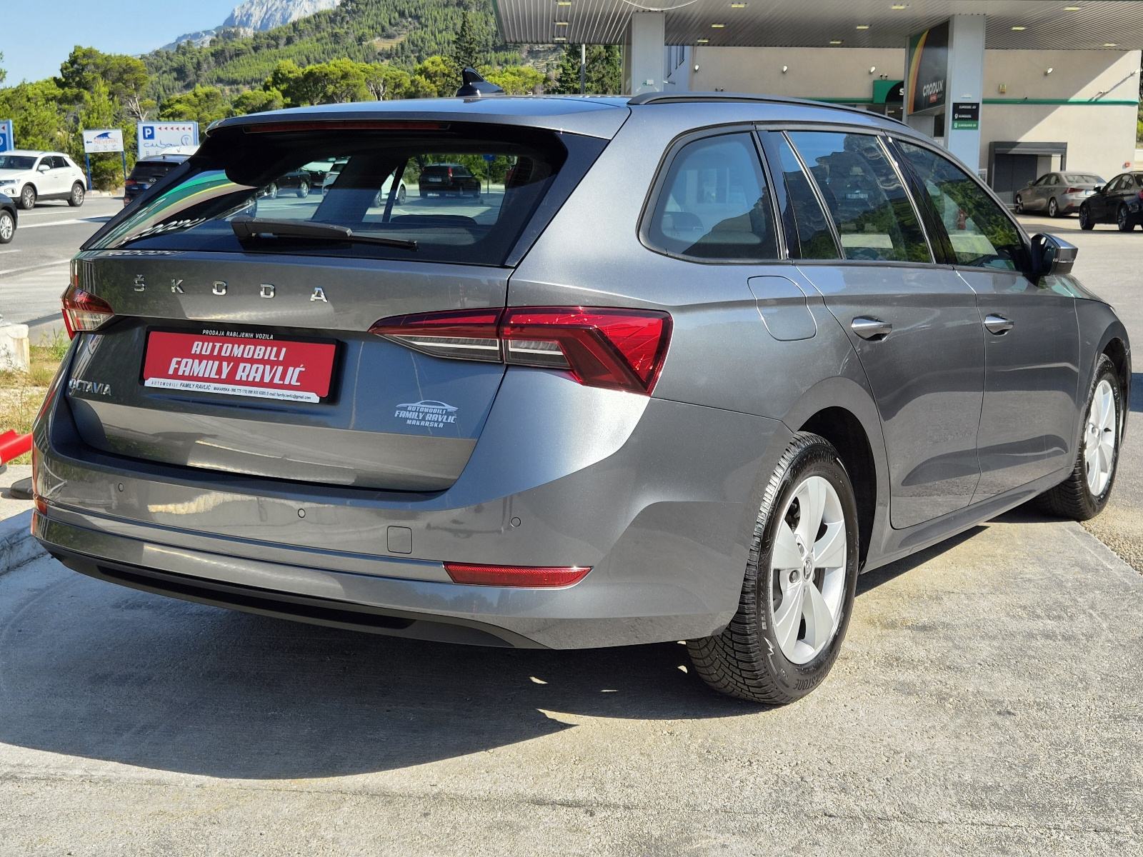 Škoda Octavia Combi 2,0 TDI DSG Ambition*Model 2023g*ACCRadar*Virtual*, fotografija 3