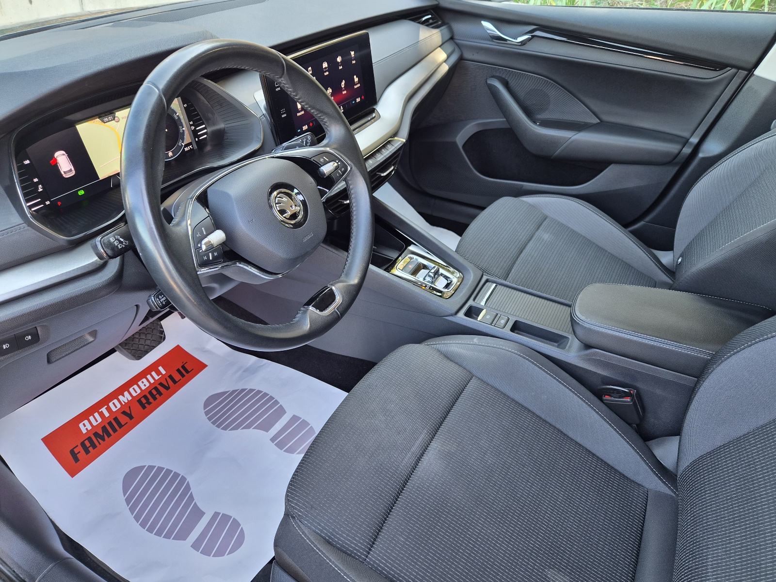 Škoda Octavia Combi 2,0 TDI DSG Ambition*Model 2023g*ACCRadar*Virtual*, fotografija 11