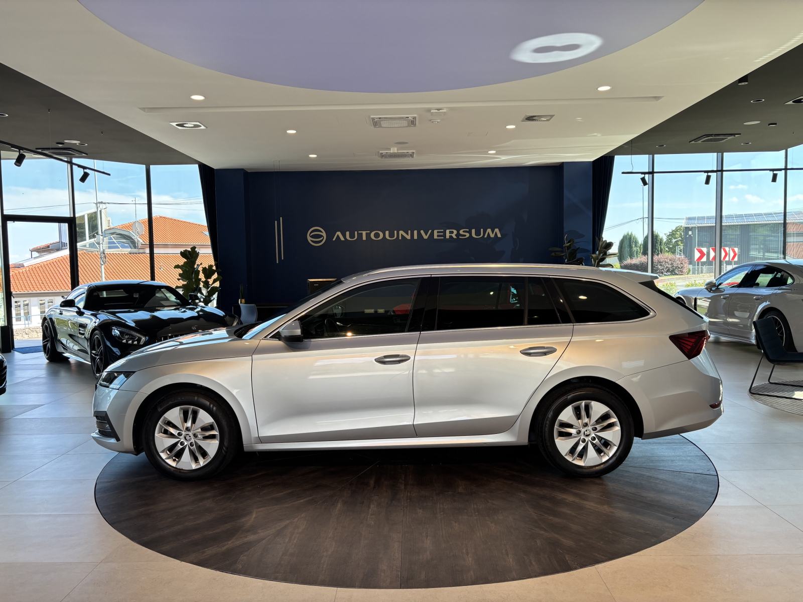 Škoda Octavia Combi 2.0 TDI DSG Ambition, fotografija 5