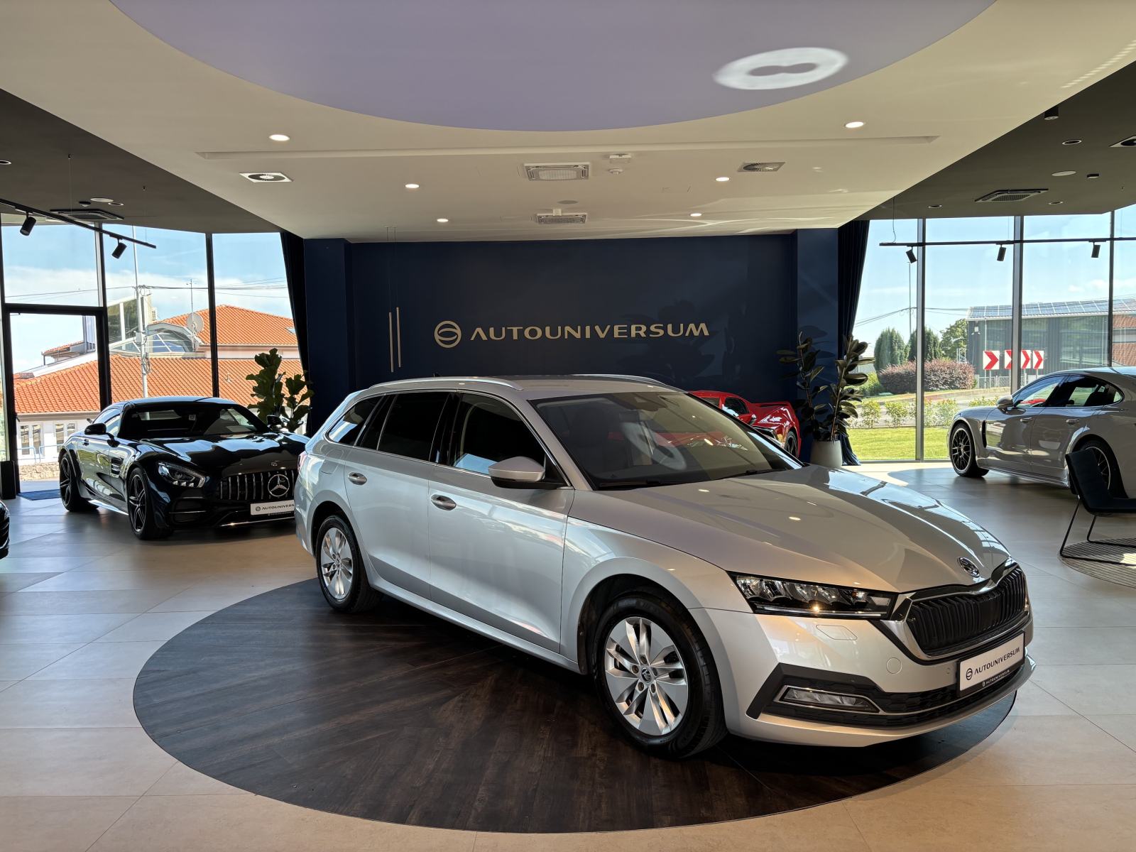 Škoda Octavia Combi 2.0 TDI DSG Ambition, fotografija 2