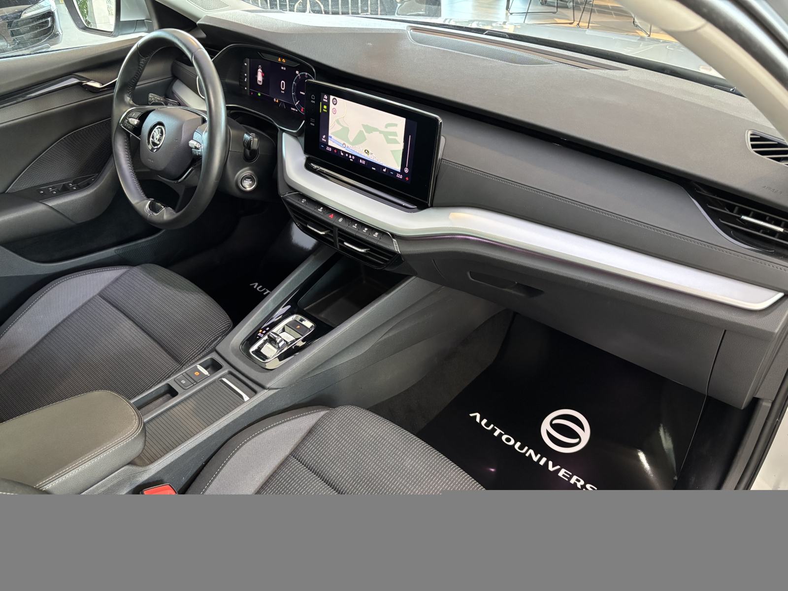 Škoda Octavia Combi 2.0 TDI DSG Ambition, fotografija 9