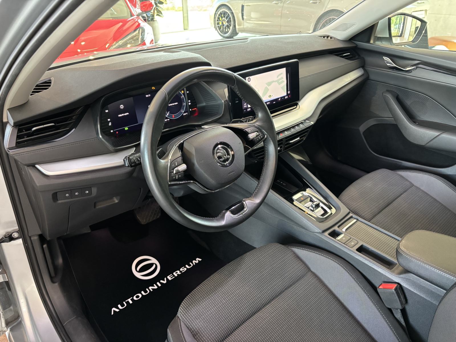 Škoda Octavia Combi 2.0 TDI DSG Ambition, fotografija 7
