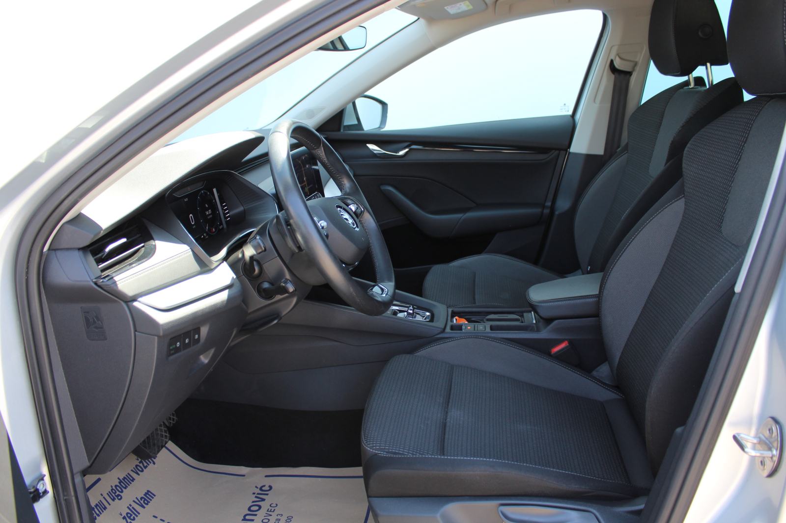 Škoda Octavia Combi 2,0 TDI DSG Ambition, fotografija 8