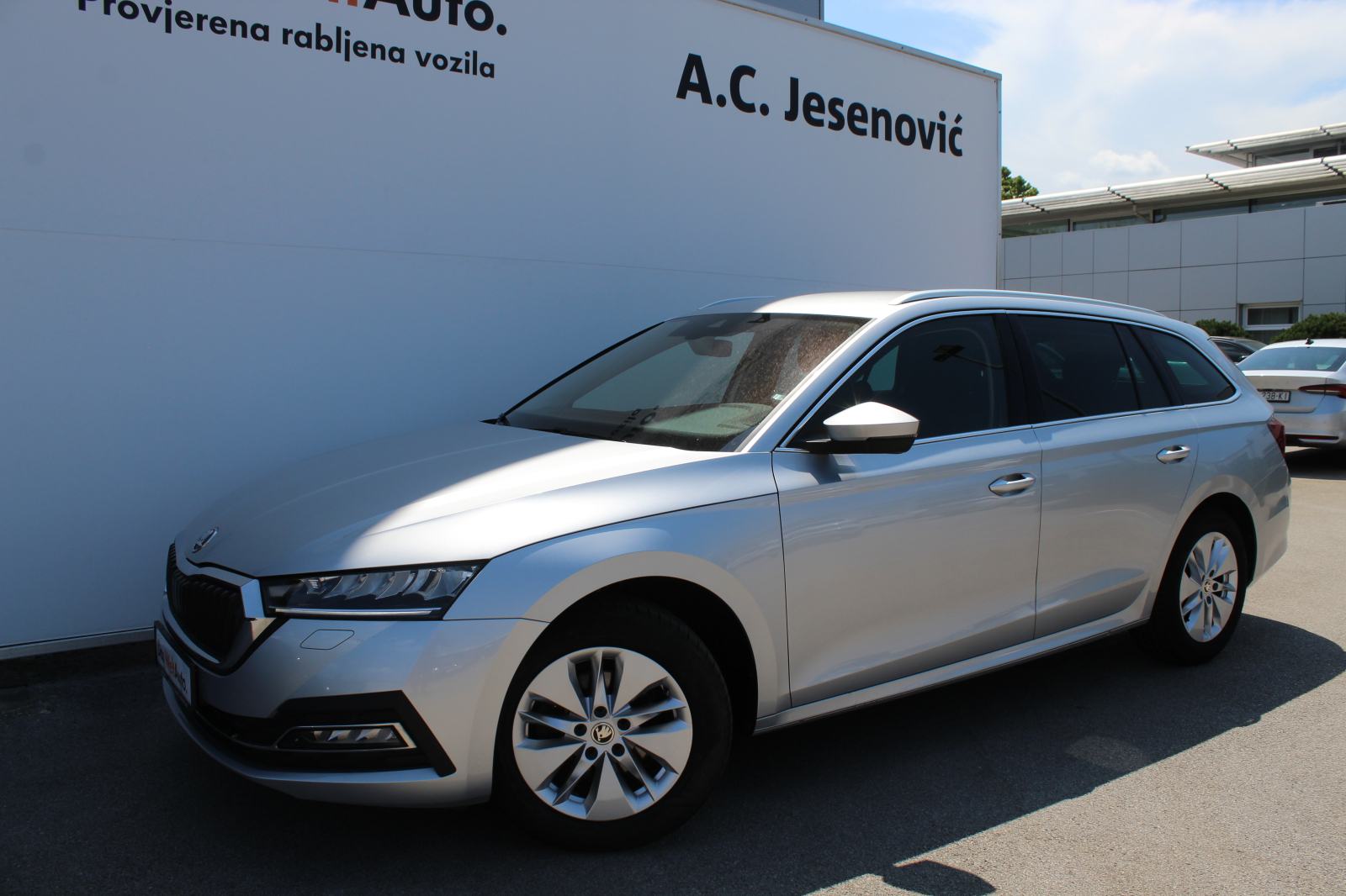 Škoda Octavia Combi 2,0 TDI DSG Ambition, fotografija 7