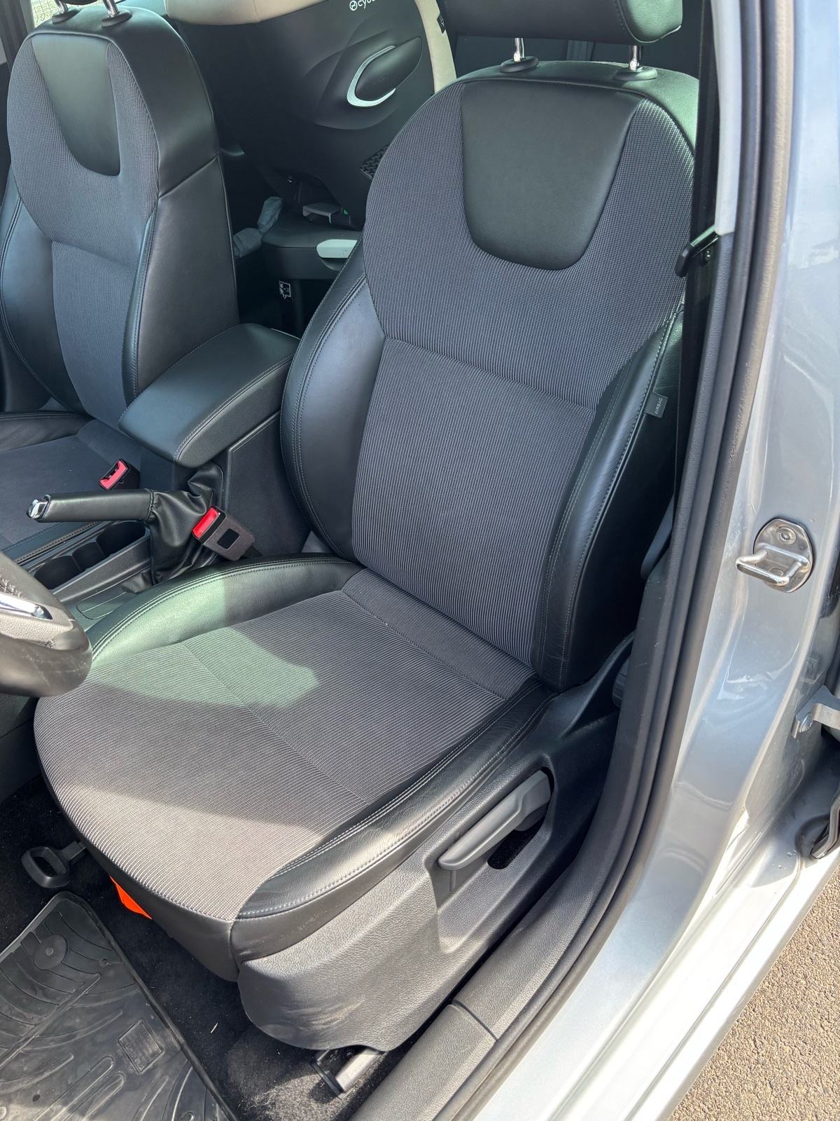 Škoda Octavia Combi 2,0 TDI DSG automatik, fotografija 7