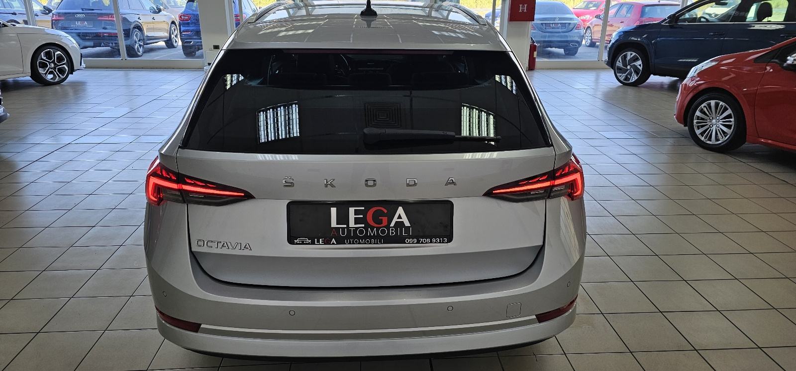 Škoda Octavia Combi 2,0 TDI DSG,EXECUTIVE,LEASING DO 8g.BEZ UČEŠĆA, fotografija 8
