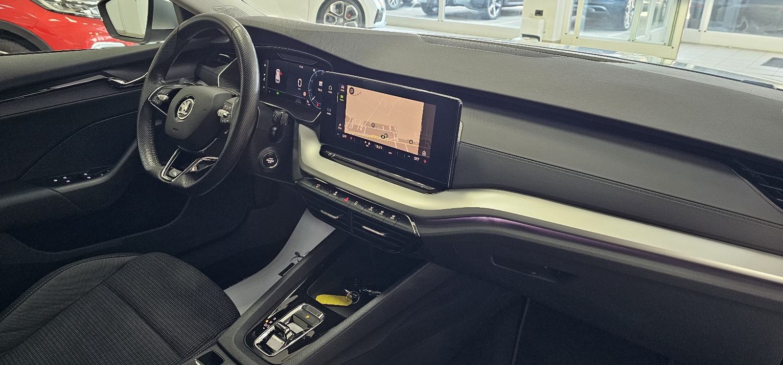 Škoda Octavia Combi 2,0 TDI DSG,EXECUTIVE,LEASING DO 8g.BEZ UČEŠĆA, fotografija 15
