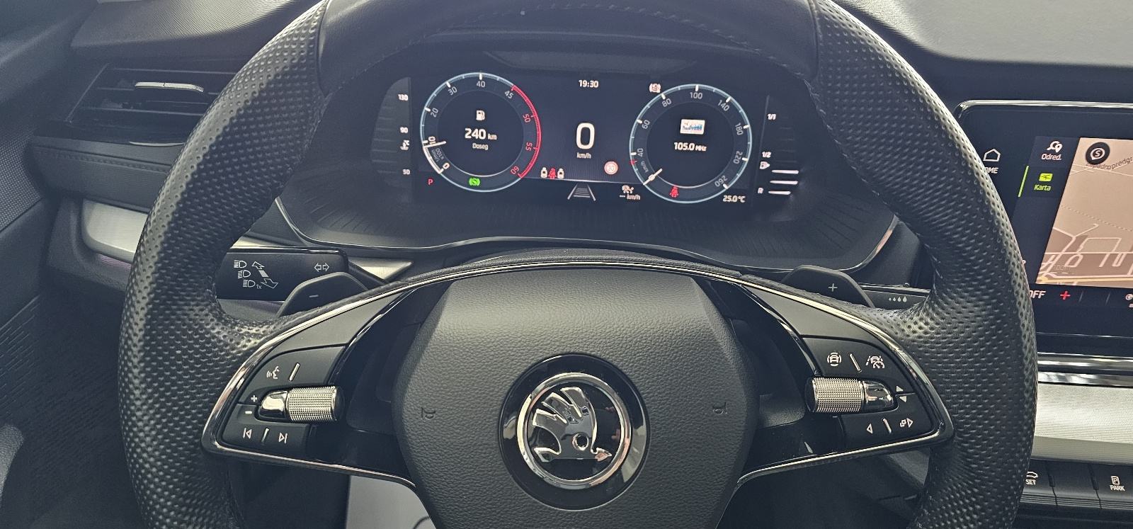 Škoda Octavia Combi 2,0 TDI DSG,EXECUTIVE,LEASING DO 8g.BEZ UČEŠĆA, fotografija 18