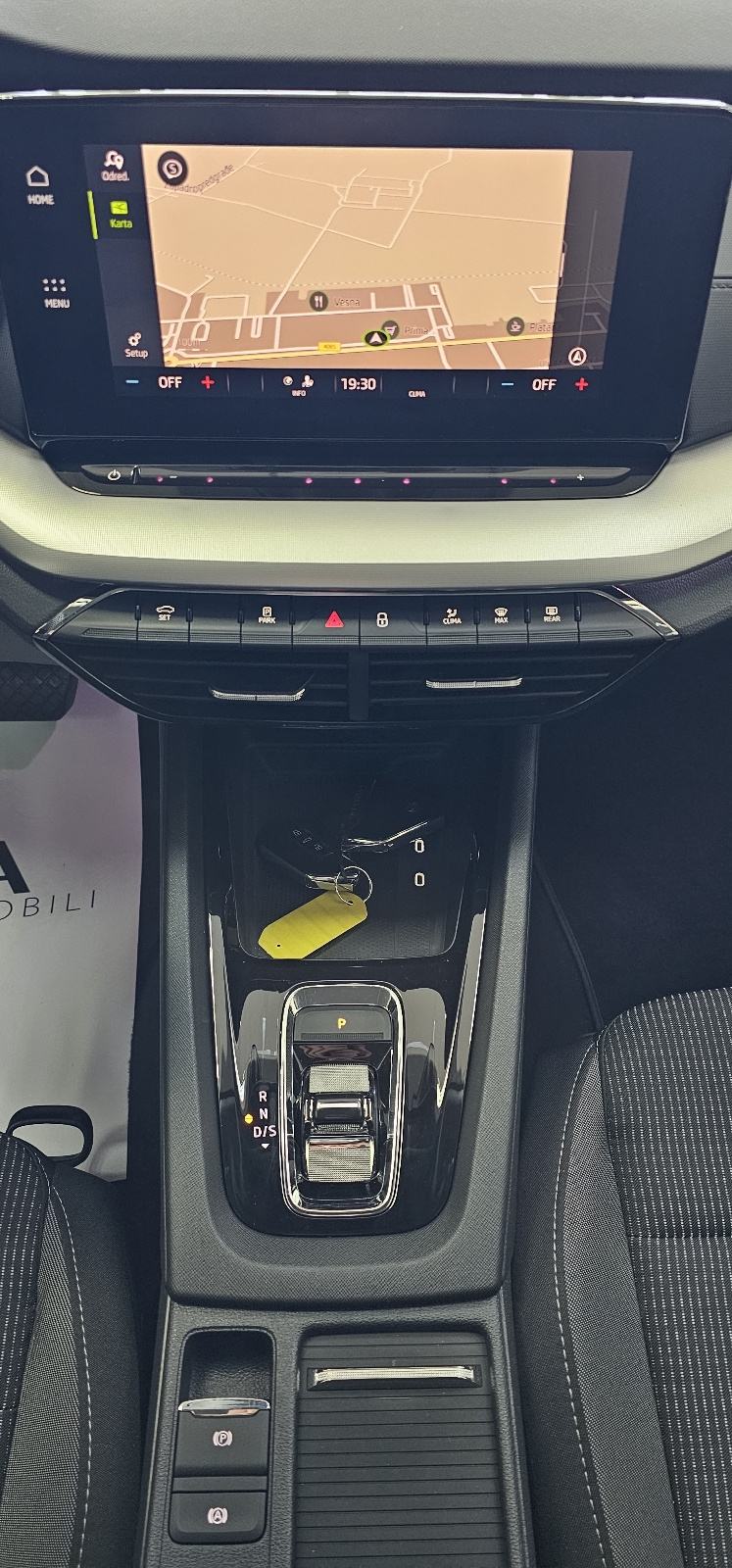 Škoda Octavia Combi 2,0 TDI DSG,EXECUTIVE,LEASING DO 8g.BEZ UČEŠĆA, fotografija 17