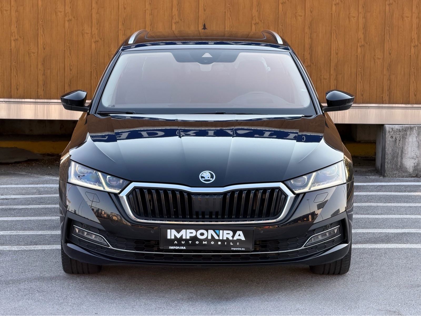 ŠKODA OCTAVIA COMBI 2,0 TDI DSG, FIRST EDITION, PANORAMA,VELIKI SERVIS, fotografija 3